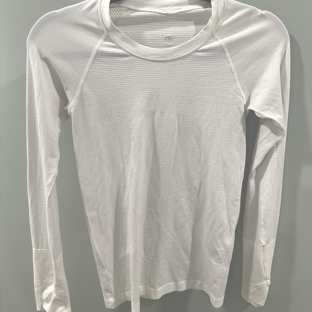 Lululemon Swiftly Tech long sleeve size 5